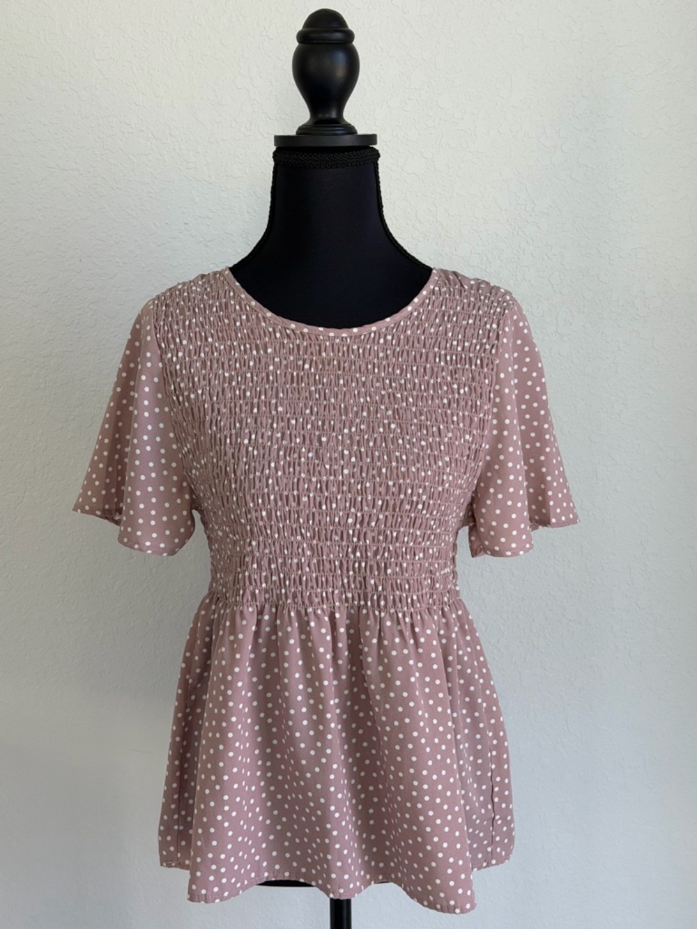 EUC Urban Romantics Junior Womens Bohemian Dusty Pink Polka Dot Top, Medium‎
